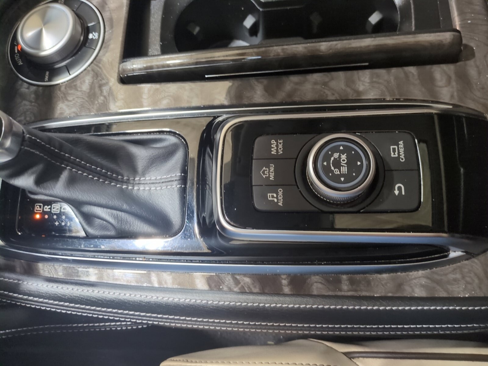 Used 2022 Nissan Armada Platinum AWD/4WD image 27