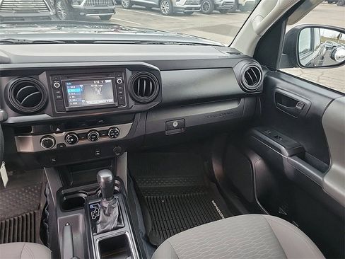 Used 2017 Toyota Tacoma SR image 10