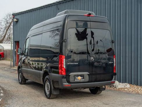 Used 2019 Mercedes-Benz Sprinter 2500 image 4