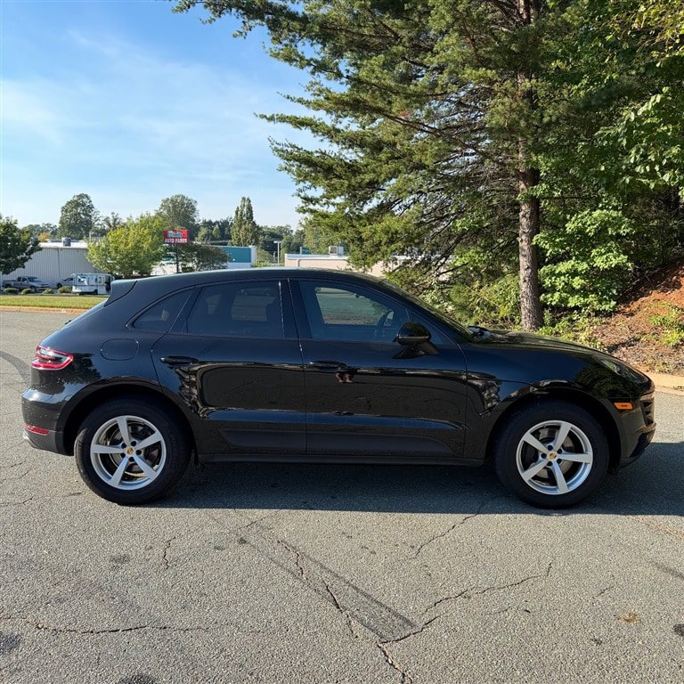 Used 2018 Porsche Macan AWD/4WD image 6