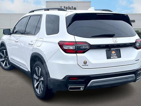 Used 2023 Honda Pilot Touring image 4