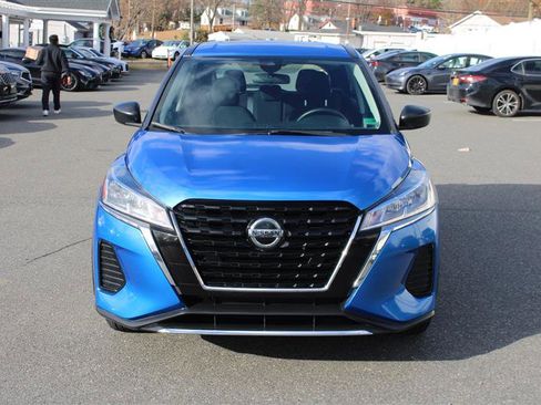 Used 2023 Nissan Kicks S image 3