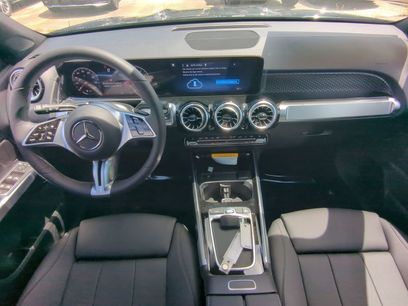 New 2025 Mercedes-Benz GLB 250