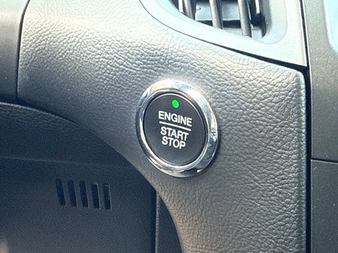 Used 2020 Ford Edge SE FWD image 28