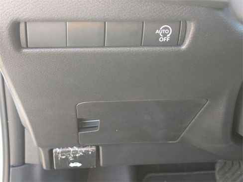 Used 2025 Nissan Kicks S image 15