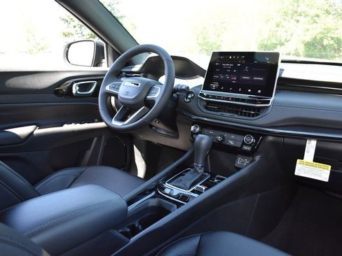 New 2026 Jeep Compass Latitude AWD/4WD image 25