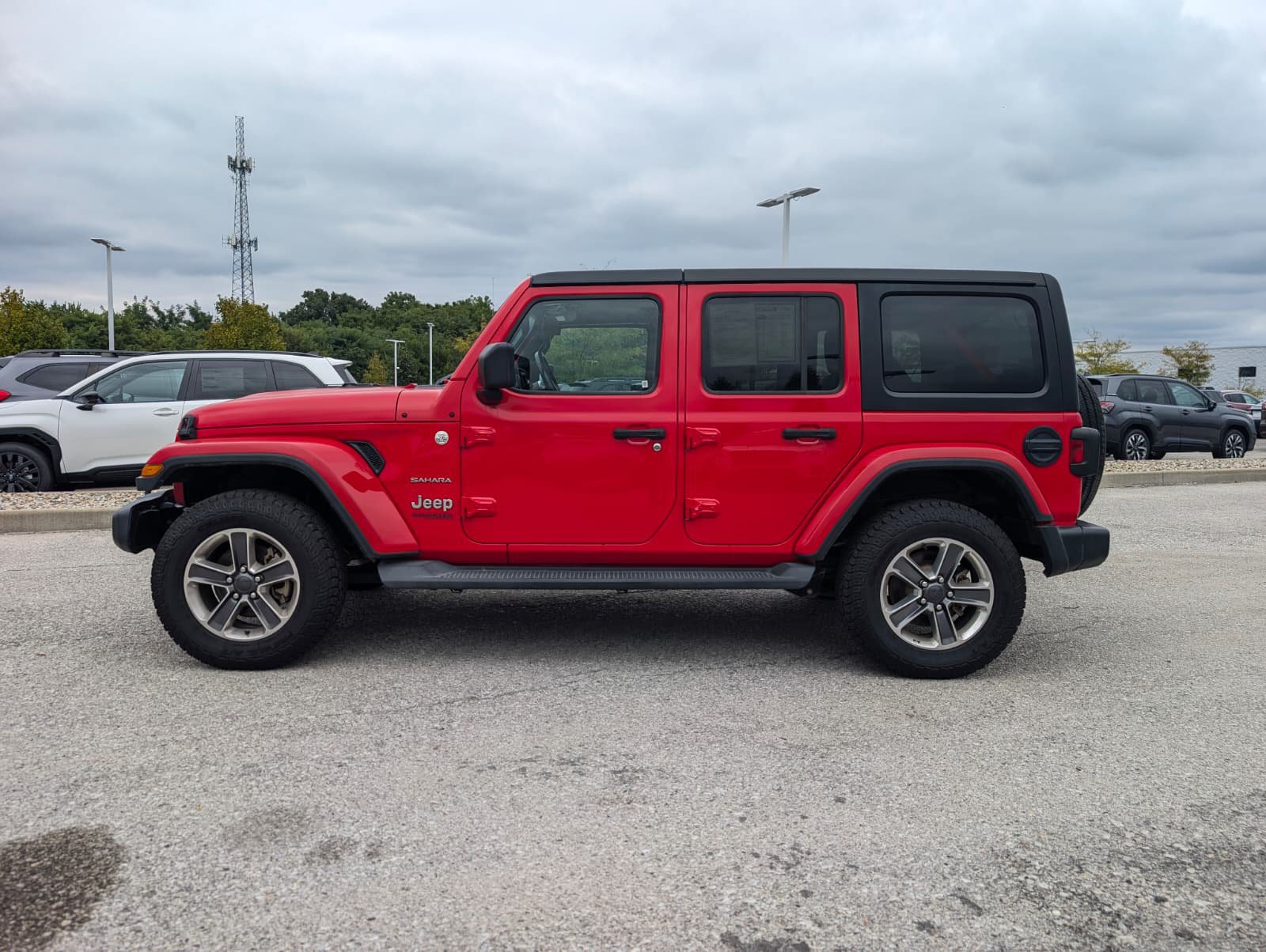 Used 2020 Jeep Wrangler Unlimited Sahara AWD/4WD image 9