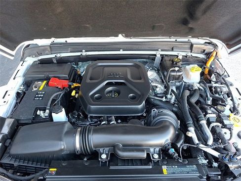 Used 2025 Jeep Wrangler Unlimited Rubicon 4xe image 33