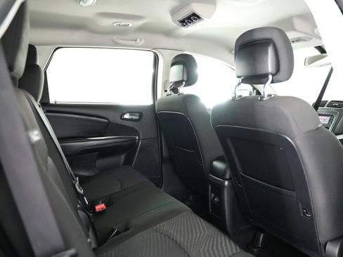 Used 2020 Dodge Journey SE w/ SE Popular Equipment Group FWD image 34