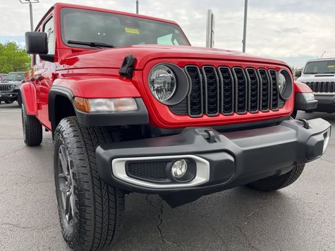 Used 2024 Jeep Gladiator Sport AWD/4WD image 49