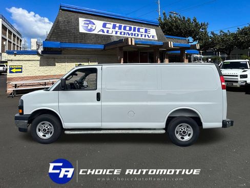 Used 2025 GMC Savana 2500 w/ Driver Convenience Package RWD image 3