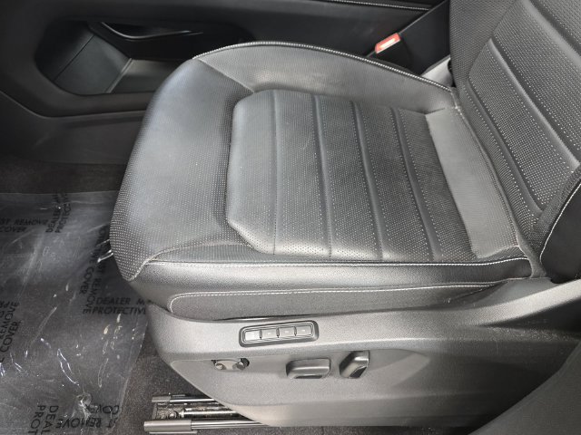 Used 2024 Volkswagen Atlas Cross Sport SEL R-Line AWD/4WD image 17