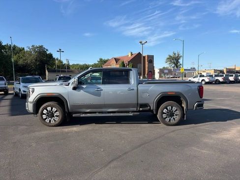 Used 2024 GMC Sierra 3500 Denali w/ Denali Reserve Package AWD/4WD image 8