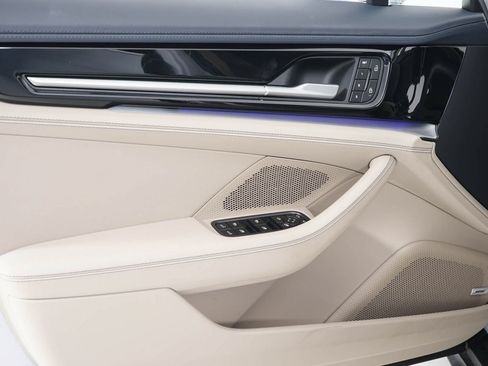 Used 2025 Porsche Panamera 4 AWD/4WD image 28