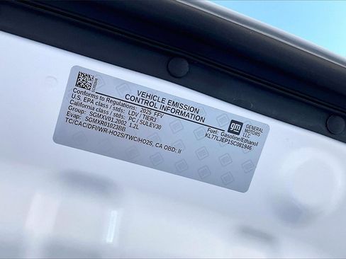 Used 2025 Chevrolet Trax RS w/ Driver Confidence Package image 30