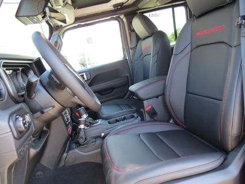 New 2025 Jeep Gladiator Rubicon image 20