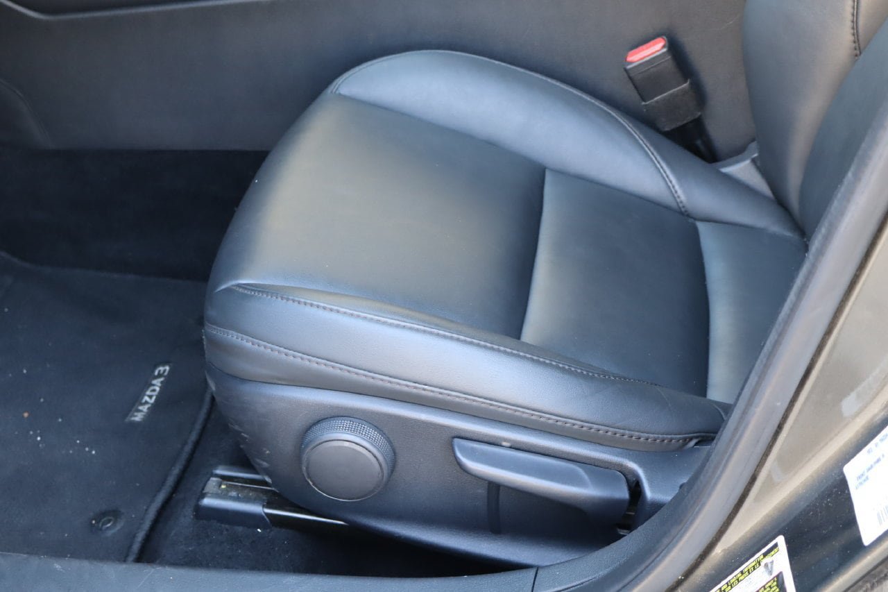 Used 2024 MAZDA MAZDA3 s FWD image 13