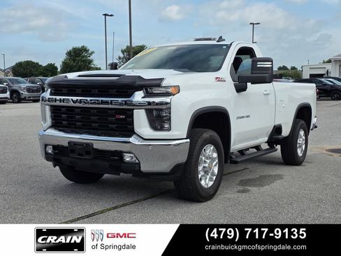 Used 2022 Chevrolet Silverado 2500 LT w/ Convenience Package AWD/4WD image 3