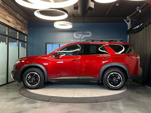 Used 2025 Nissan Pathfinder Rock Creek image 6