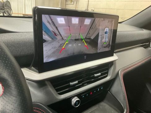 Used 2025 Ford Explorer ST-Line w/ ST-Line Street Pack image 12