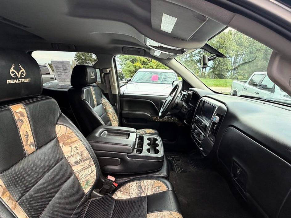 Used 2017 Chevrolet Silverado 1500 LT w/ All Star Edition AWD/4WD image 19