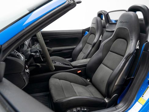Used 2023 Porsche 718 Boxster Spyder w/ Light Design Package RWD image 3