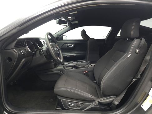 Used 2016 Ford Mustang Coupe w/ Equipment Group 051A RWD image 4