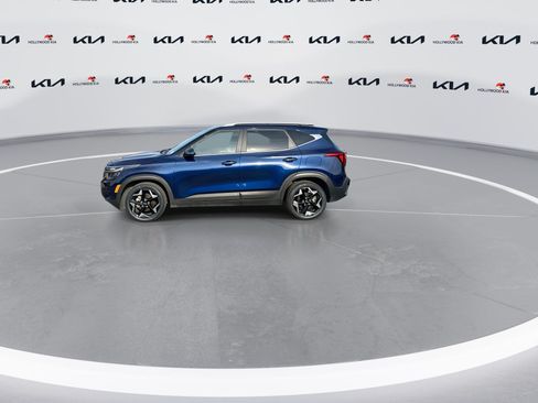 Certified 2024 Kia Seltos EX FWD image 5