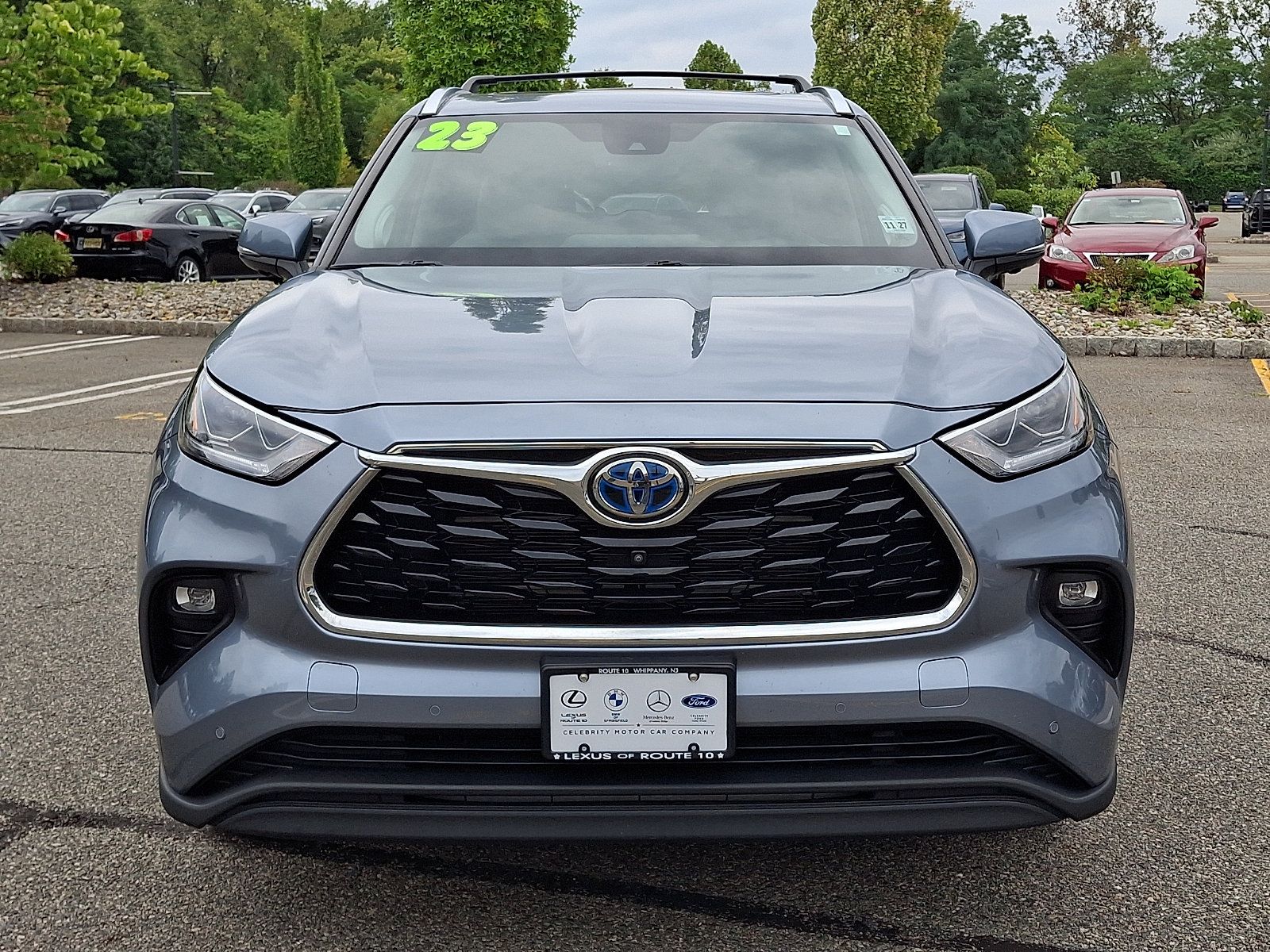 Used 2023 Toyota Highlander Limited AWD/4WD image 2
