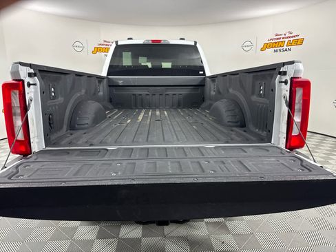 Used 2024 Ford F350 XLT image 5