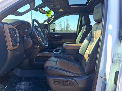 Used 2020 Chevrolet Silverado 2500 High Country w/ Z71 Off-Road Package image 13