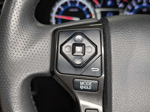 Used 2018 Toyota 4Runner TRD Off-Road Premium AWD/4WD image 36