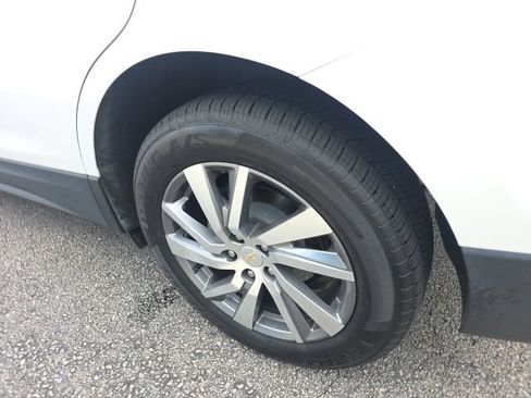 Used 2024 Chevrolet Equinox Premier AWD/4WD image 11