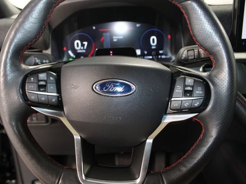 Used 2025 Ford Explorer ST-Line AWD/4WD image 35