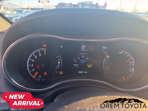 Used 2018 Jeep Grand Cherokee Laredo image 20