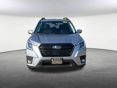 Used 2022 Subaru Forester Premium image 3