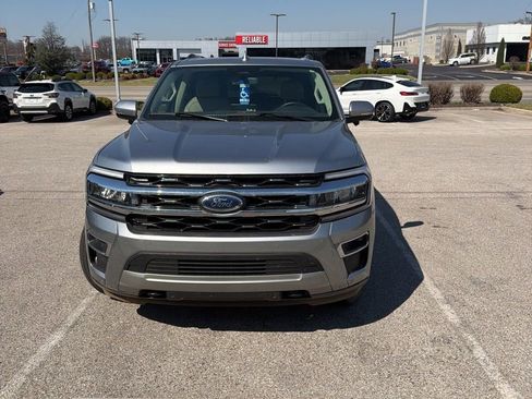 Used 2024 Ford Expedition Limited image 2