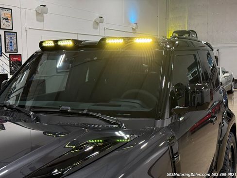 Used 2024 Land Rover Defender 90 V8 image 8