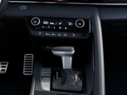 New 2026 Hyundai Elantra SEL Sport FWD image 16