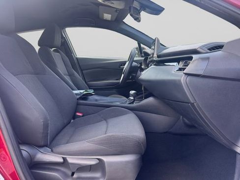 Used 2019 Toyota C-HR LE FWD image 15