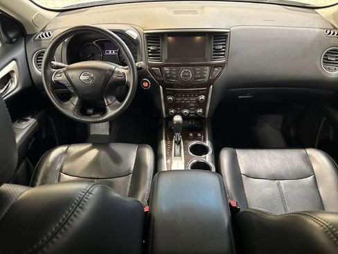 Used 2016 Nissan Pathfinder Platinum image 21