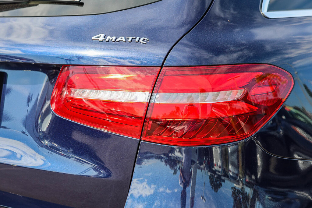 Used 2018 Mercedes-Benz GLC 300 4MATIC image 24