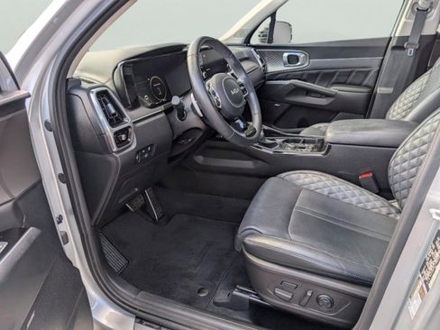 Certified 2022 Kia Sorento SX image 30