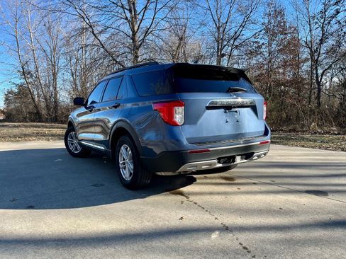 Used 2021 Ford Explorer XLT w/ Equipment Group 202A image 3