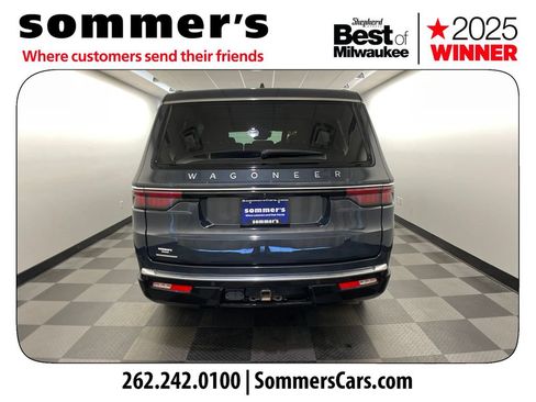 Used 2023 Jeep Wagoneer 4WD image 4