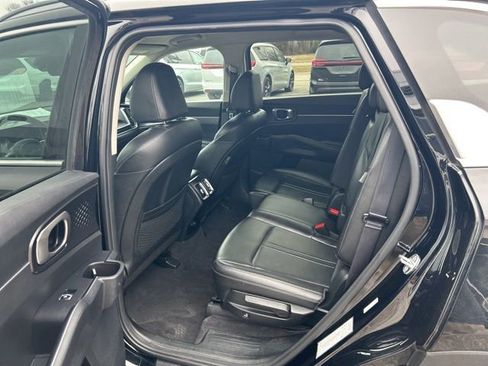 Used 2024 Kia Sorento S FWD image 10