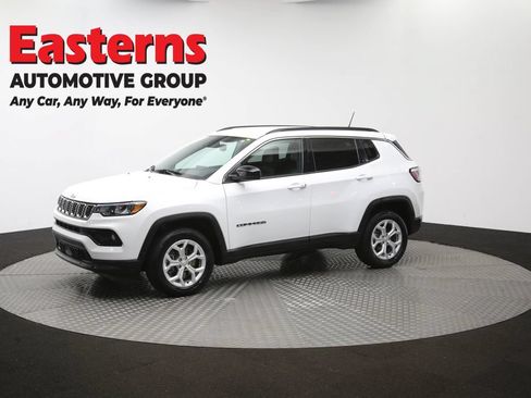 Used 2024 Jeep Compass Latitude AWD/4WD image 52