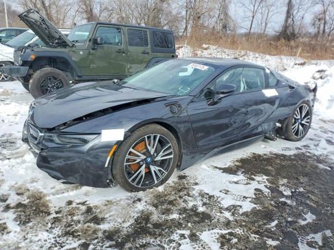 Used 2019 BMW i8 Coupe image 2