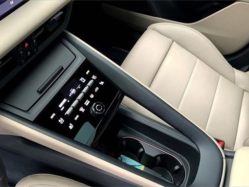 Used 2025 Porsche Macan Electric image 36