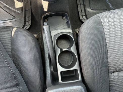 Used 2007 Pontiac Vibe w/ Sun And Sound Package FWD image 14
